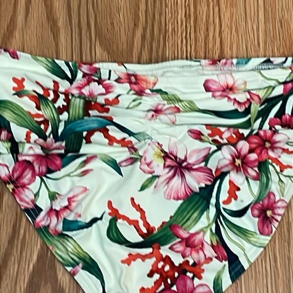 Carmen Marc Valvo Bikini, tie front floral, 2 piece set, Medium - Picture 7 of 13
